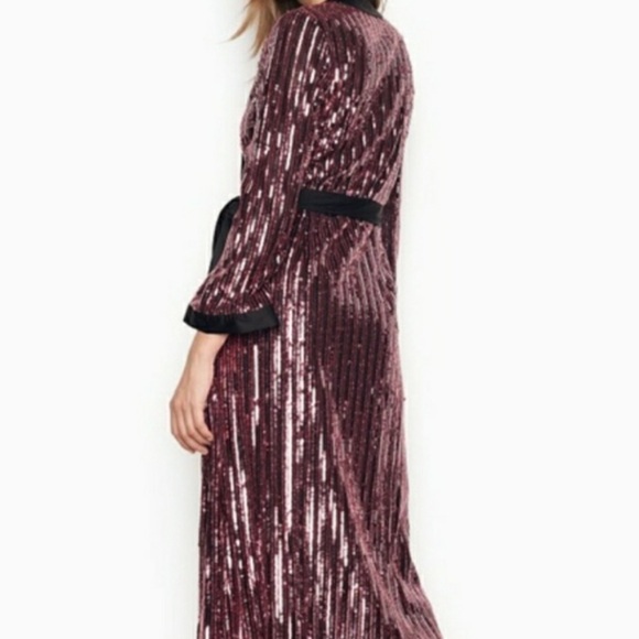 Victoria’s Secret Robe - Picture 2 of 5